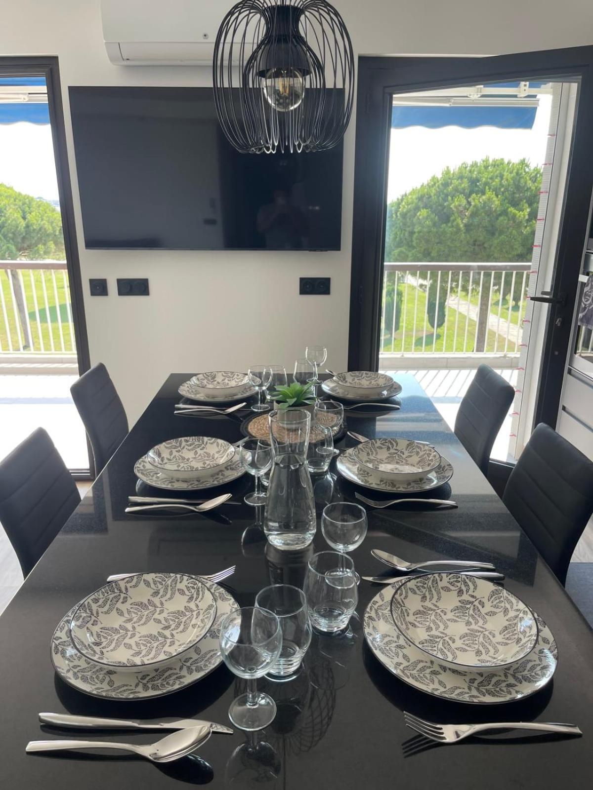 Le Mistral Appartement Standing Avec Vue Mer Exceptionnelle En 1Ere Ligne Льо Гро-дю-Роа Екстериор снимка